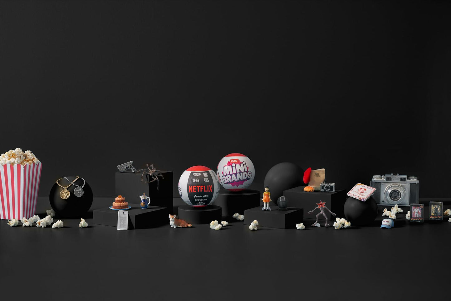 Mini Brands Netflix Capsule by ZURU, Surprise Toy with Collectible Minis, Blind Packaging, Iconic Show Themed Minis